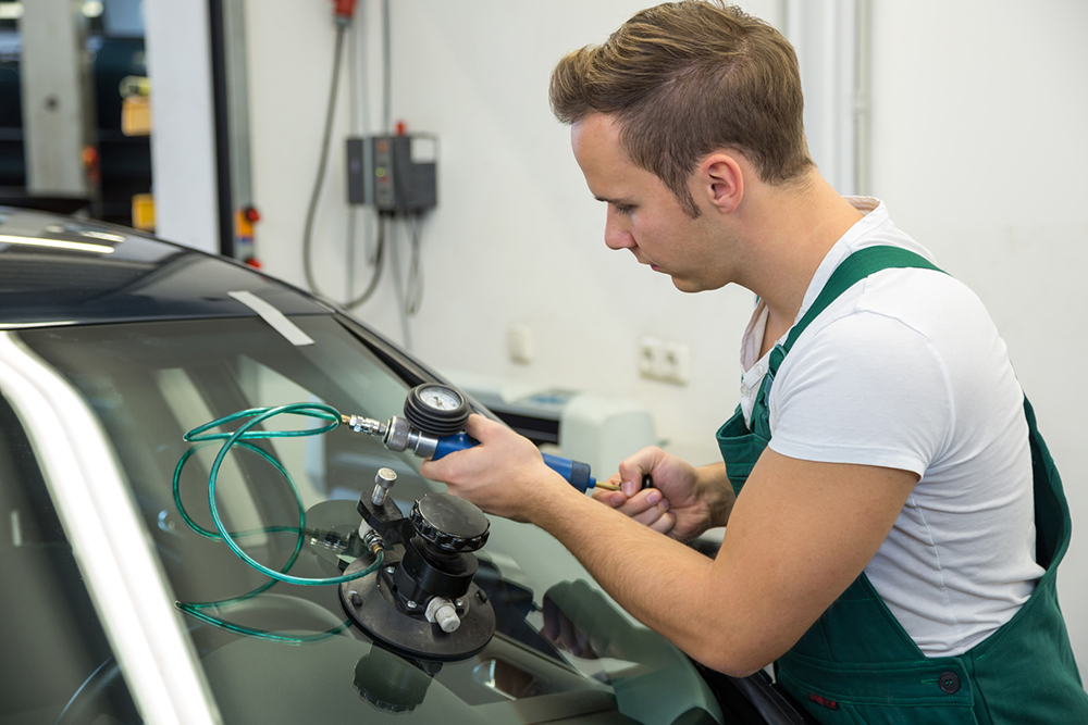 Auto-Glas Service H.D. Reparatur